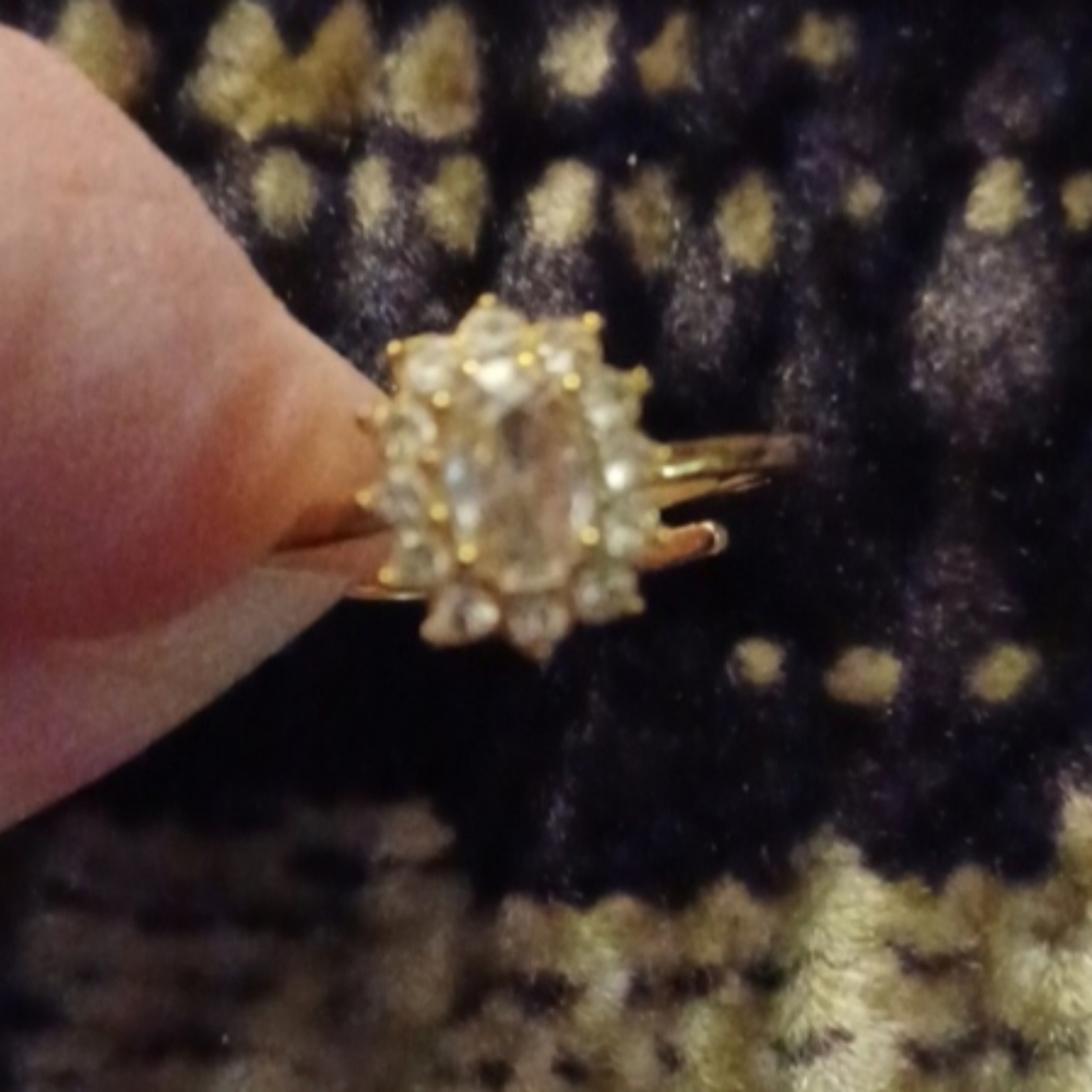 4/$60 Gold Solitaire Ring with Starburst Crystal Design